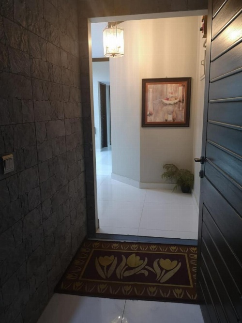 Country Club Apartment image 11