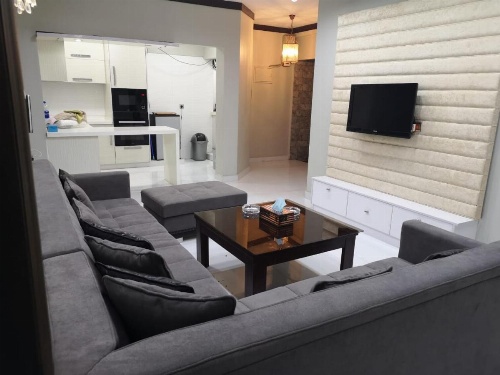 Country Club Apartment image 7